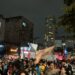 Estudantes de SP protestam contra cortes nas universidades estaduais.