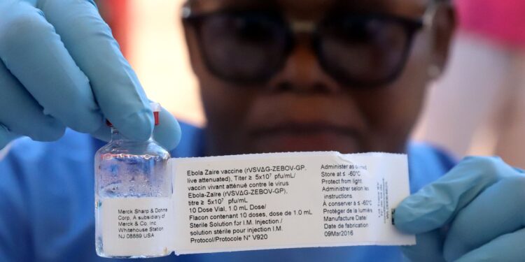 SP descarta segundo caso suspeito de ebola; autoridades reforçam vigilância sanitária.