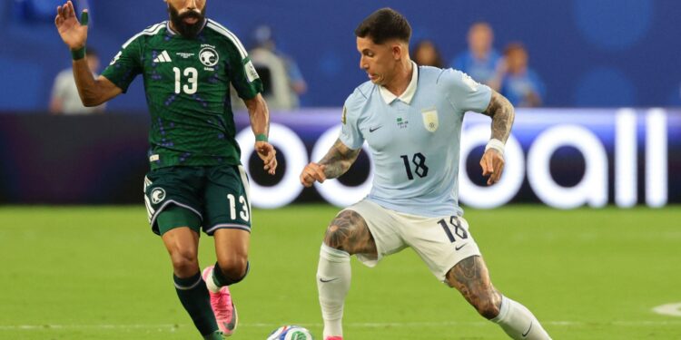 Uruguai empata em 1 a 1 com Arábia Saudita na estreia do Grupo H da Copa.