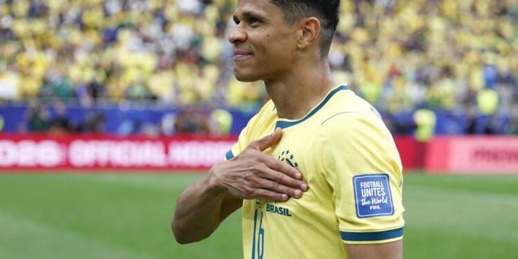 Douglas Santos traz experiência de ouro olímpico para buscar o hexa brasileiro