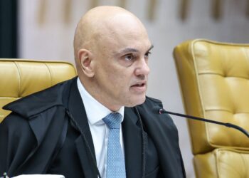 Moraes dá 48 horas para Bolsonaro informar se autorizou vídeo com IA