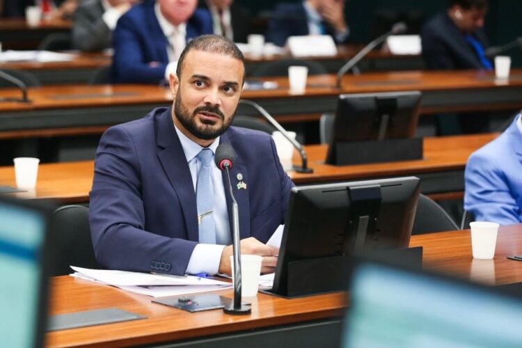 Capitão Alden cobra explicações do Ministério da Fazenda sobre risco fiscal