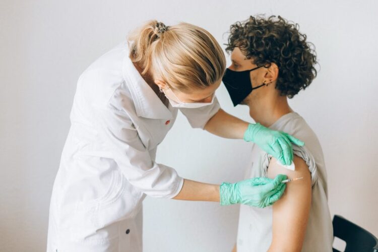 Julho Amarelo reforça importância da prevenção e do diagnóstico precoce das hepatites virais
