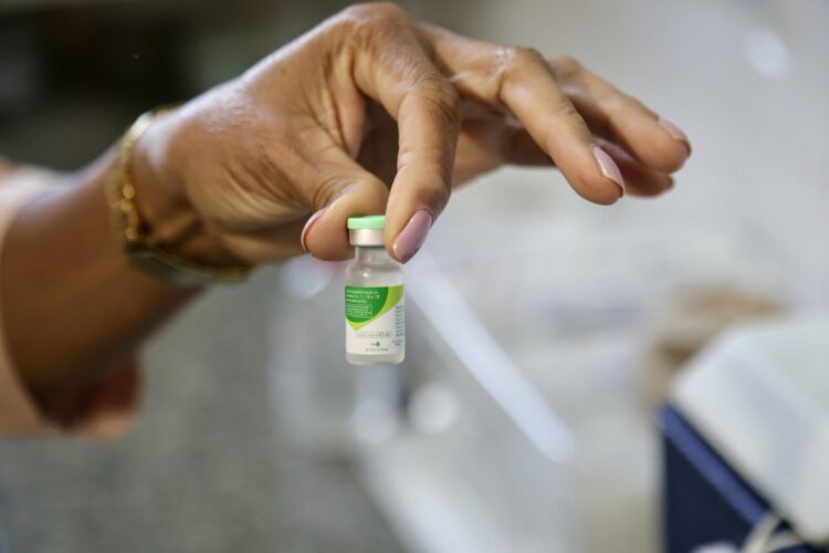 Jovens de 15 a 19 anos têm até dezembro para se vacinar contra o HPV em Salvador