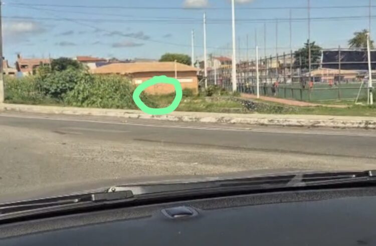Pichações de facção criminosa na entrada do aeroporto expõem avanço do crime organizado em Salvador