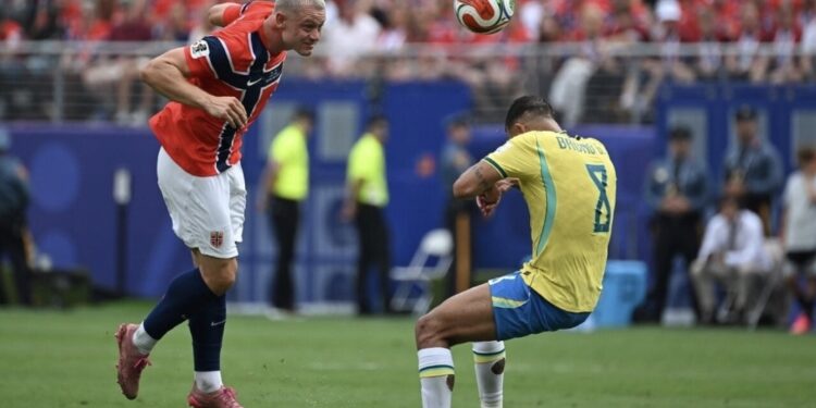 Brasil cai diante da Noruega e dá adeus ao sonho do hexa nas oitavas da Copa do Mundo