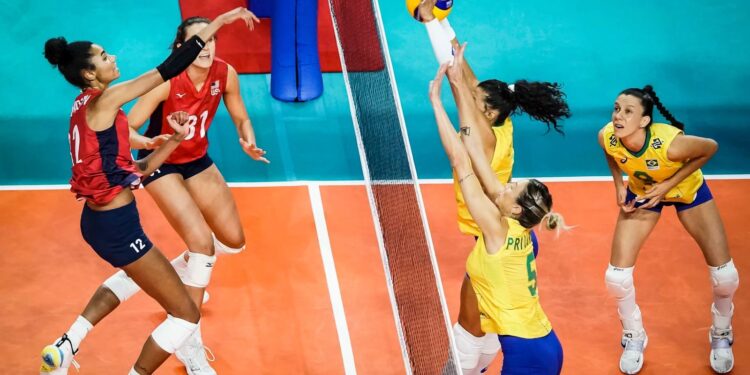 Estados Unidos dominam Brasil por 3-0 no vôlei feminino