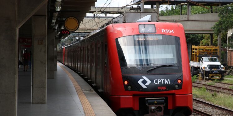Linhas de trem que retornaram ao CPTM funcionam normalmente em São Paulo.