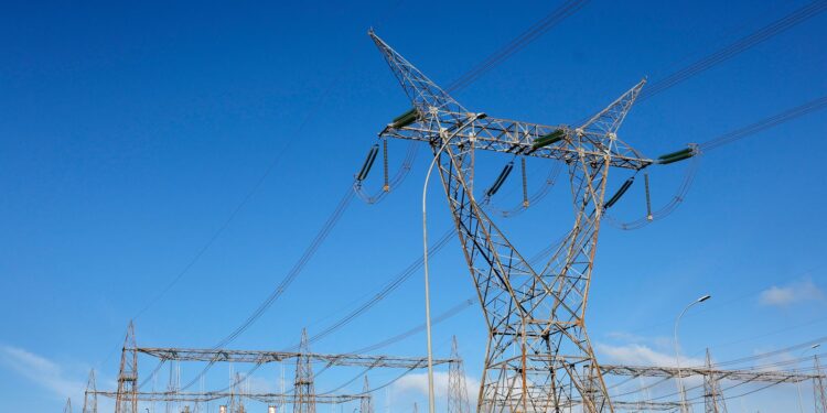 Comitê antecipa geração de energia para mitigar impactos do El Niño