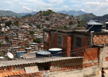 Gênero, raça e origem familiar definem mobilidade social, diz estudo