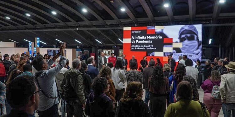 Mostra em São Paulo traz vivências de brasileiros na pandemia
