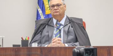 Dino afasta presidente do TCE do Maranhão