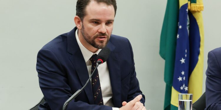 Fazenda libera empréstimo de R$ 12,9 bilhões com aval da União