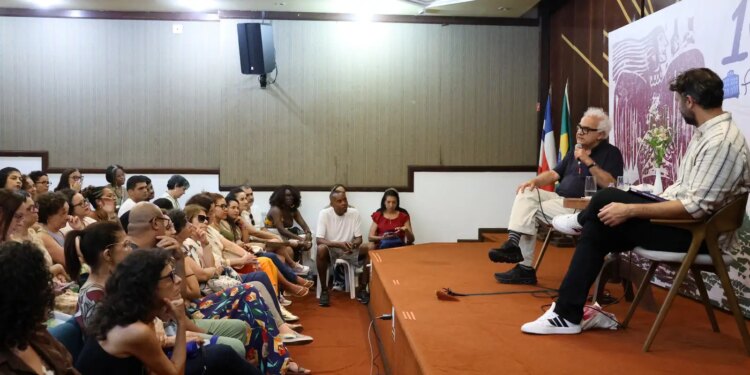 Memória é fundamental na literatura, diz Milton Hatoum