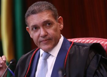 Urna eletrônica é patrimônio da democracia, afirma presidente do TSE