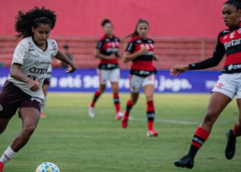 Brasileirão Feminino: Flamengo vence Ferroviára por 1 a 0 na quarta de final