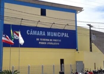 Câmara de Teixeira paga mais de R$ 1 milhão por ‘usina solar’, mas conta de energia chega a R$ 3,4 mil
