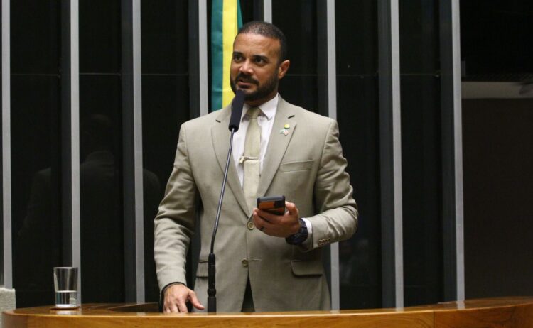 Capitão Alden sai em defesa de PMs envolvidos em prisão de ex-prefeito
