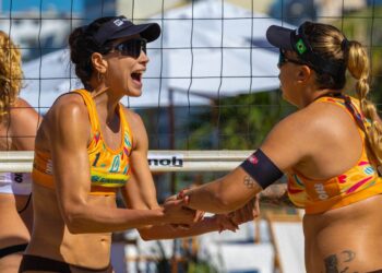 Carol e Rebecca chegam à final do Circuito Mundial de Vôlei de Praia