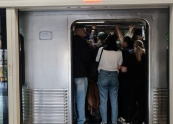 Usuários de trens mudam rotina por causa da greve da CPTM
