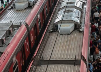 Trabalhadores das linhas 11, 12 e 13 dos trens de São Paulo iniciam greve