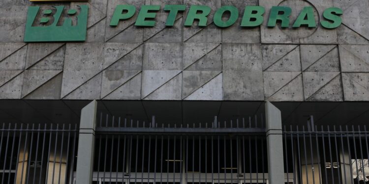 Petrobras descobre petróleo na Foz do Amazonas