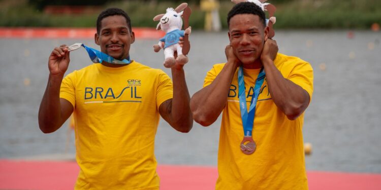 Jacky Godmann e Gabriel Nascimento conquistam medalhas de prata no Mundial de Canoagem