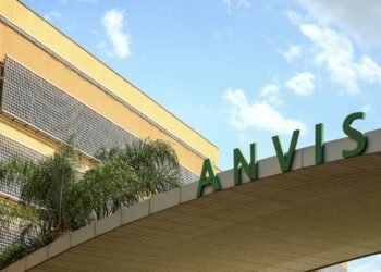 Anvisa proíbe lotes irregulares de medicamentos para esclerose múltipla
