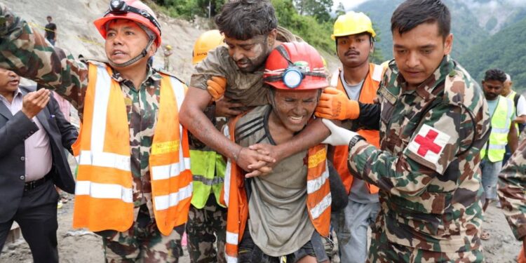 Resgate no Nepal: equipes buscam 900 trabalhadores das hidrelétricas