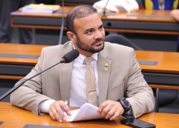 Capitão Alden aprova PL que reconhece atividade de risco e autoriza porte de arma para categorias