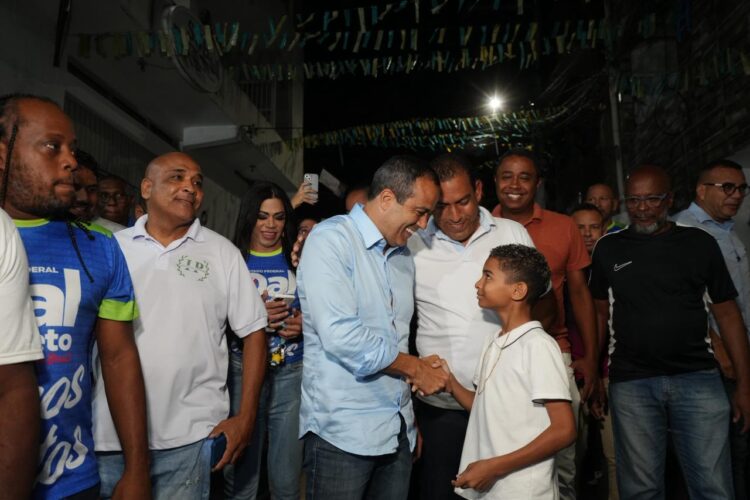 Prefeitura entrega 133 casas requalificadas pelo Morar Melhor na Engomadeira