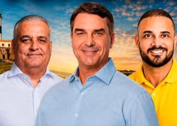 Flávio Bolsonaro reafirma apoio a reeleição de Capitão Alden