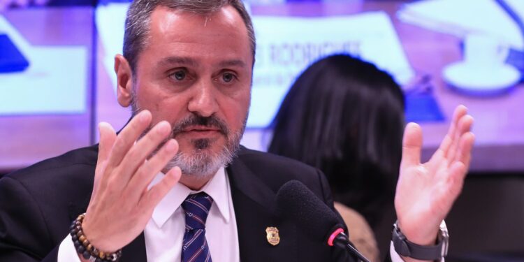 Andrei Rodrigues nega que PF monitorou ministro André Mendonça