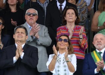 Brasília dá início ao desfile cívico-militar do Dia da Independência