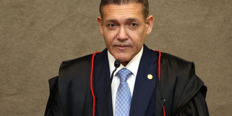 Presidente do TSE se pronuncia neste sábado na rádio e TV