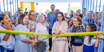 Emília Corrêa inaugura escola municipal com investimento de R$ 7,2 milhões em Aracaju