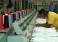 Confiança da indústria sobe em outubro, mas setor mantém-se pessimista