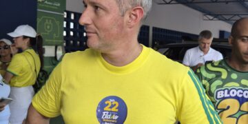 Derrite promete guerra ao crime organizado e diz que Bahia terá relevância em eventual governo Flávio Bolsonaro