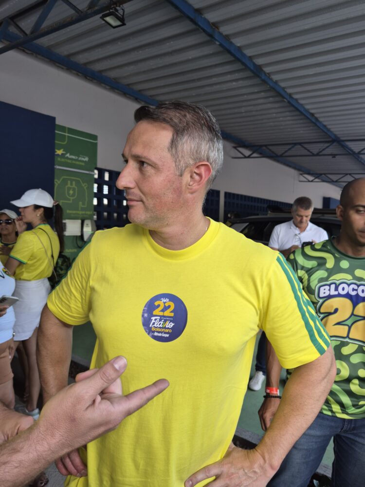 Derrite promete guerra ao crime organizado e diz que Bahia terá relevância em eventual governo Flávio Bolsonaro