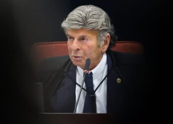 Fux pede acesso aos processos contra Jair Bolsonaro no STF
