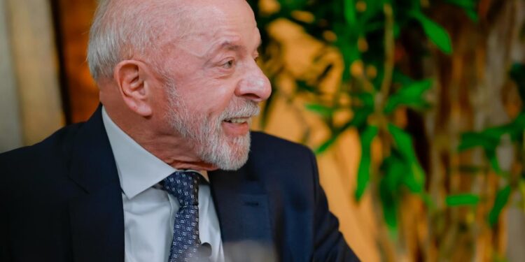 Lula entregará ao TSE amanhã pedido de abertura de sigilo