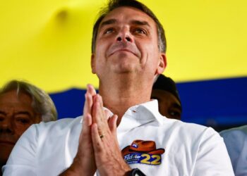 Flávio Bolsonaro prepara primeiro comício em Salvador e aposta em mobilização para avançar na Bahia