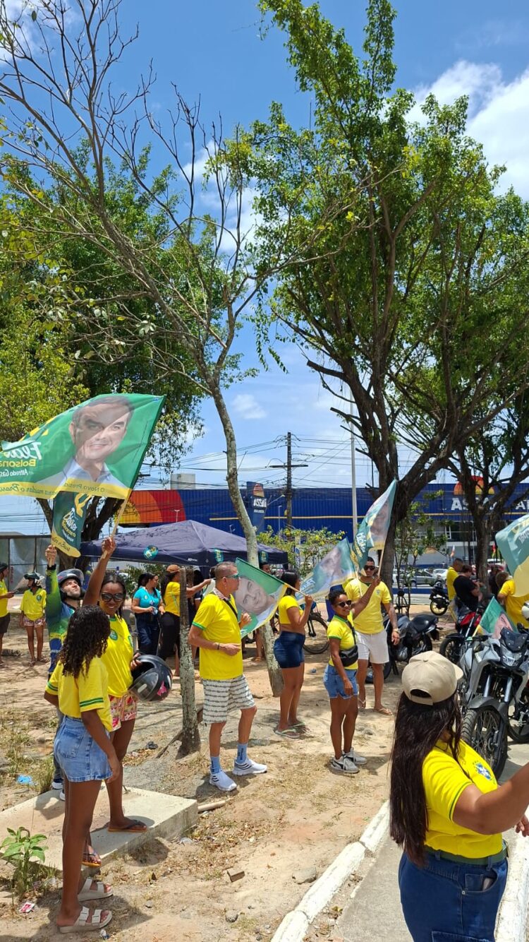 Salvador amanhece com carreatas em 22 pontos e demonstra força de Flávio ot