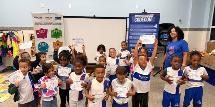 Codecon promove atividades sobre educação financeira e consumo consciente a crianças da rede municipal de ensino