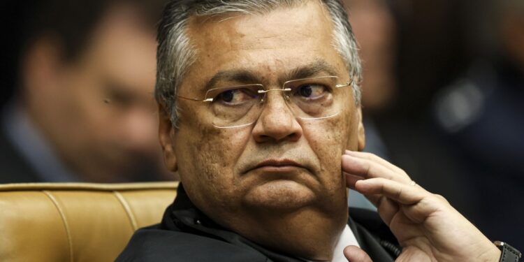 Edson Fachin ordena PF investigar ameaças a Flávio Dino