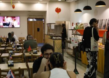 Setor de serviços cai 0,1% de julho para agosto, mostra IBGE
