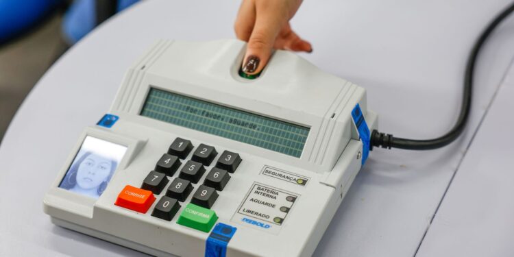 Como o Boletim de Urna permite a conferência da totalização dos votos em tempo real