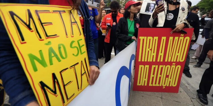 Justiça manda Meta excluir posts sobre demissão por voto político.