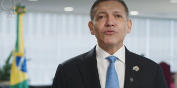 Presidente do TSE afirma que voto é direito fundamental dos brasileiros