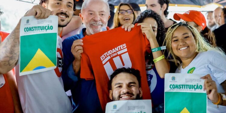 Lula assegura versão universitária do “Pé de Meia” se for reeleito
